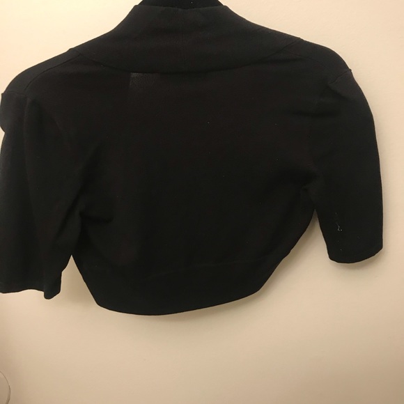 Cropped Short Sleeve Cardigan Sweater - Picture 4 of 5